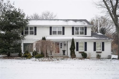21 Chapel Woods, Buffalo, NY 14221-1812