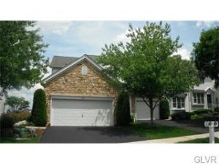 2847 Hope Ridge Dr, Easton, PA 18045-8145