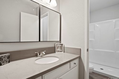 43816 Palm Vis Ave, Lancaster CA 93535-4422 exterior