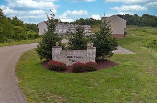 1509 Canterbury Dr, Imperial PA  15126-9186 exterior