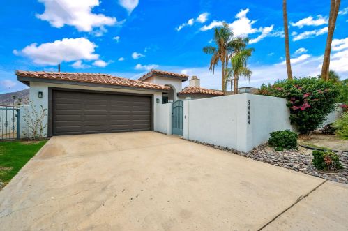 54404 Avenida Madero, La Quinta CA  92253-3620 exterior