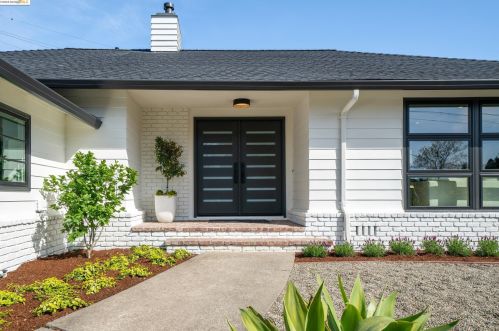 15 Arroyo Ave, Oakland, CA 94611-3913