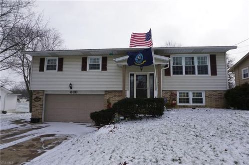880 Weymouth Rd, Medina, OH 44256-2040