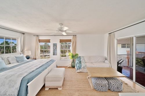 220 Palm Lk Dr, Sanibel FL 33957-5601 exterior