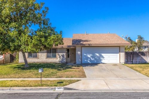 932 Beechwood Ave, Rialto, CA 92376-8702