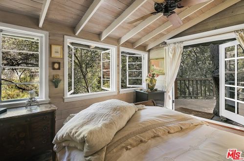 21658 Encina Rd, Topanga CA  90290-3524 exterior