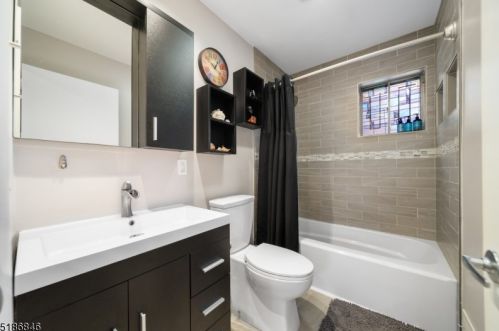 66 Hope St, Nutley NJ  07110-3120 exterior