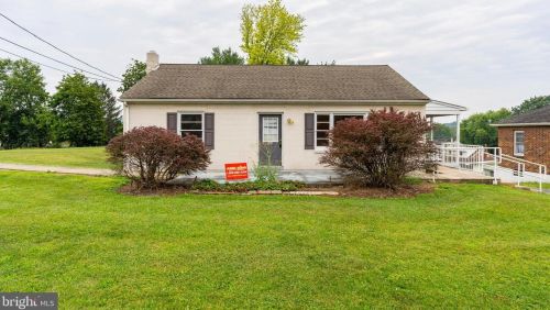 240 Reading Rd, Ephrata, PA 17522-1829