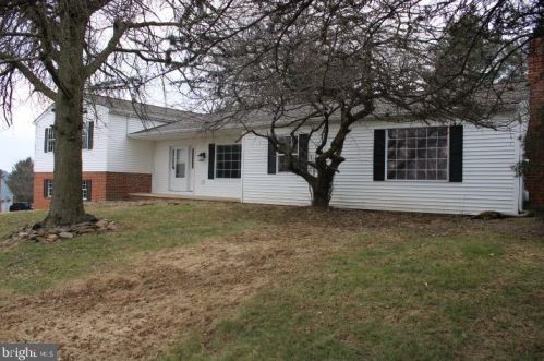 318 Franklin St, Red Lion, PA 17356-1504