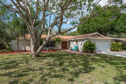 2864 Longleaf Ln, Palm Harbor, FL 34684-3515