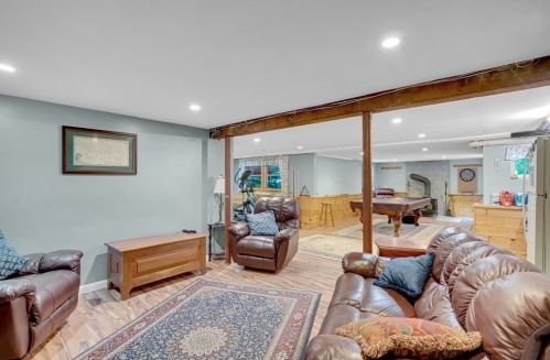 15 Danbury Cir, Amherst NH  03031-2016 exterior