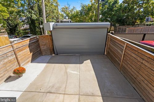 438 Kenyon St, Washington DC 20010-2915 exterior