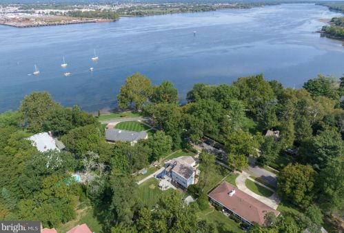 116 Howard St, Riverton NJ  08077-1328 exterior