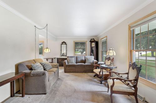 1900 Laura Ln, Waukesha WI  53186-2808 exterior