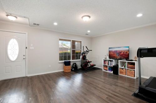 6509 Willow Oak Ct, Fort Worth, TX 76112-1167