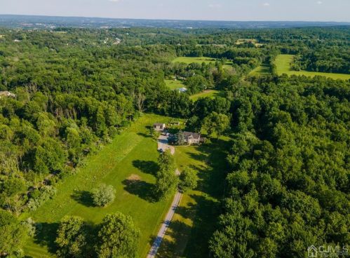 19 Allens Corner Rd, Flemington NJ  08822-5620 exterior