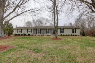 403 Sango Rd, Clarksville, TN 37043-5405