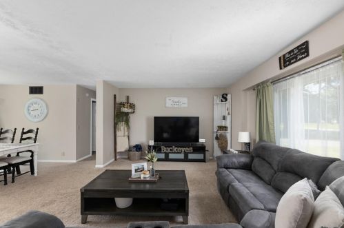 102 Choctaw Dr, Sardinia, OH 45171-9215