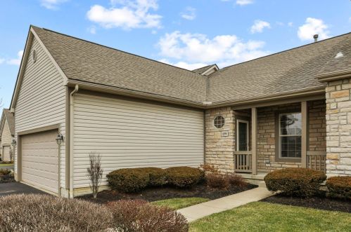 159 Pebble Creek Dr, Pataskala, OH 43062-8948