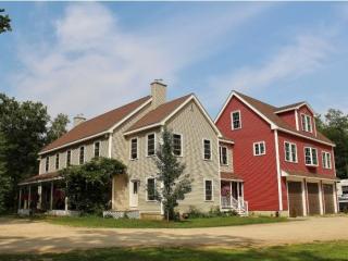 249 Bunker Hill Rd, Auburn, NH 03032-3523