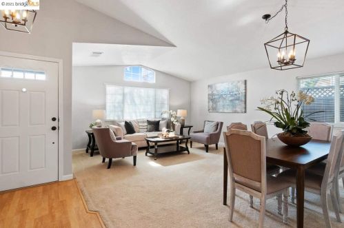 3889 Oak Grove Ct, Oakley CA  94561-4218 exterior