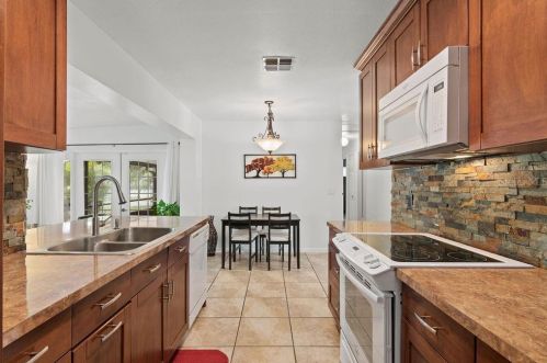 221 Alderwood St, Casselberry, FL 32708-2933