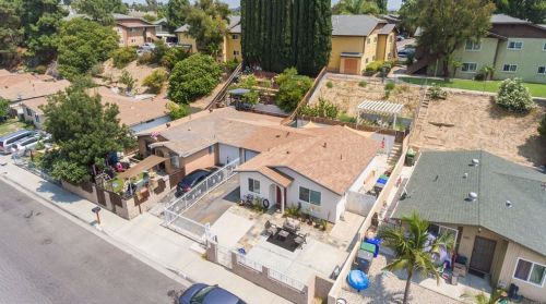288 Lustrosos St, Oceanside CA  92057-5237 exterior