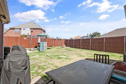 1407 Brittany Ln, Midlothian TX  76063-4062 exterior