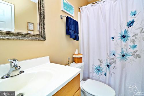 320 Stephen Ct, Charles Town WV  25414-4126 exterior