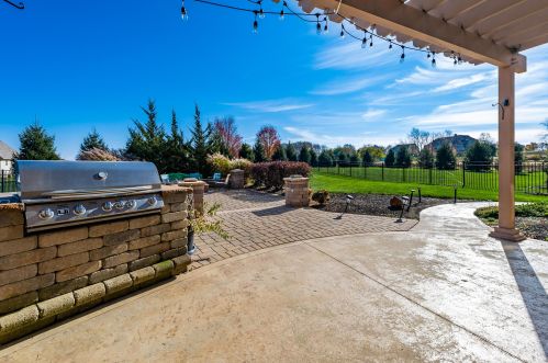 4176 Ashbury Dr, Carroll OH  43112-9418 exterior