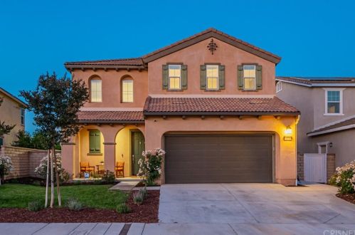 24240 La Montura Dr, Santa Clarita, CA 91354-3069