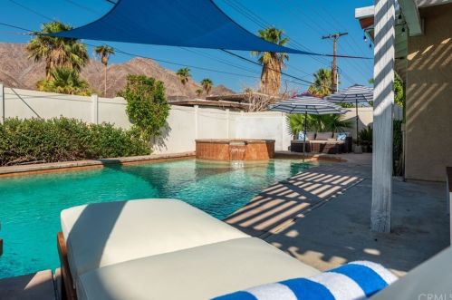 51899 Avenida Carranza, La Quinta CA  92253-3156 exterior