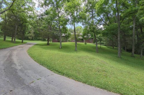 7030 5 Mile Rd, Cincinnati, OH 45230-3748