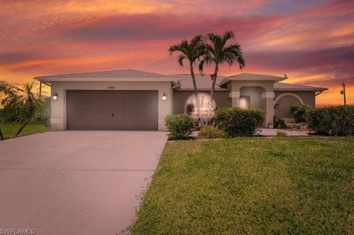 1112 5th Pl, Cape Coral, FL 33990-2893
