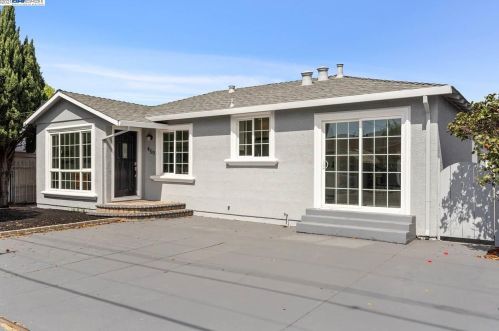 459 Darien Ave, Oakland, CA 94603-2121