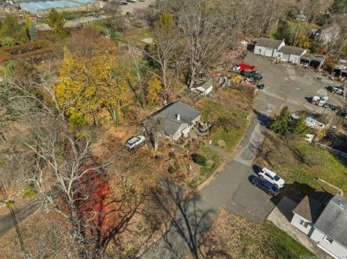 93 Old Hawleyville Rd, Bethel CT  06801-3040 exterior