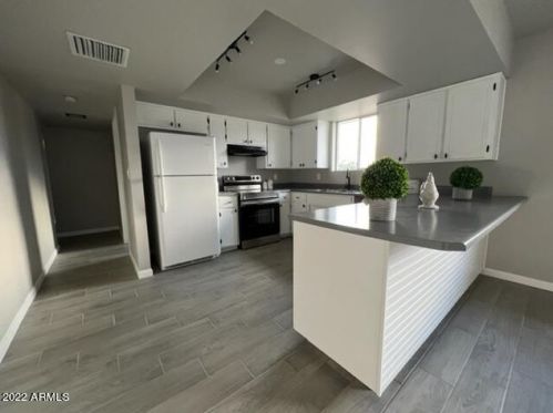 2056 Lindsay Rd, Mesa, AZ 85213-2314