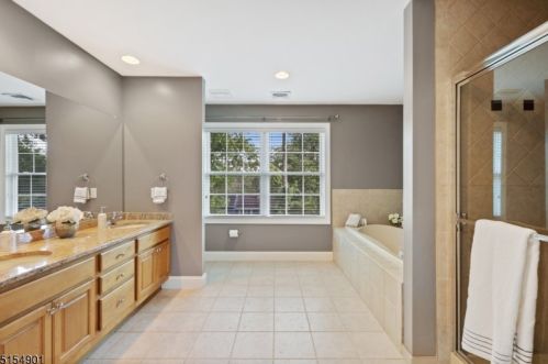 23 Alan Dr, Parsippany NJ  07054-4101 exterior