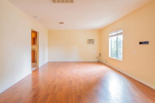 11025 Blix St, North Hollywood CA  91602-1204 exterior