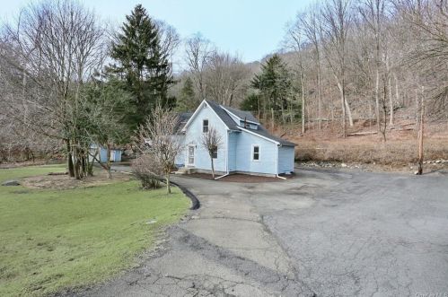 369 Route 17, Tuxedo Park NY  10987-4306 exterior