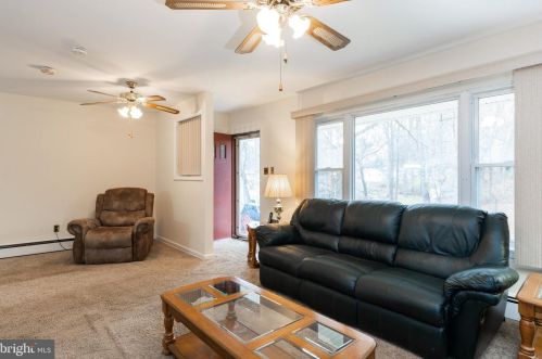 1429 Oak Ln, Downingtown, PA 19335-3909