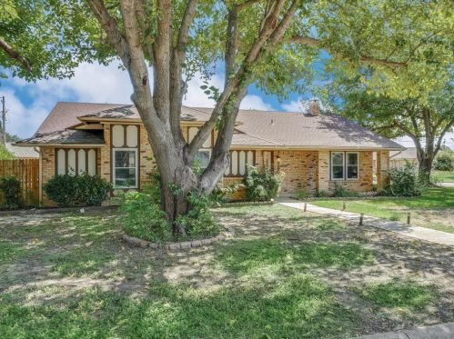 5500 Spring Meadow Dr, Fort Worth, TX 76180-6630