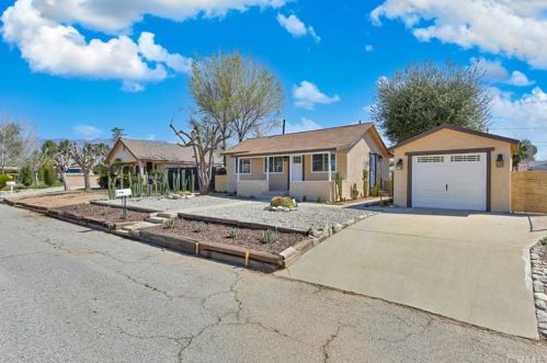 930 Maple Ave, Beaumont, CA 92223-1912