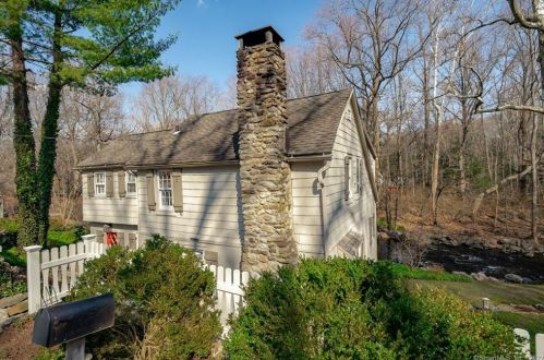 274 Mill Rd, New Canaan, CT 06840-4312