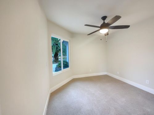 350 Whispering Brook Dr, Vista CA  92083-1956 exterior