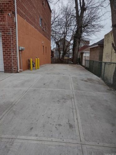 210 Newman Ave, Bronx, NY 10473-2407