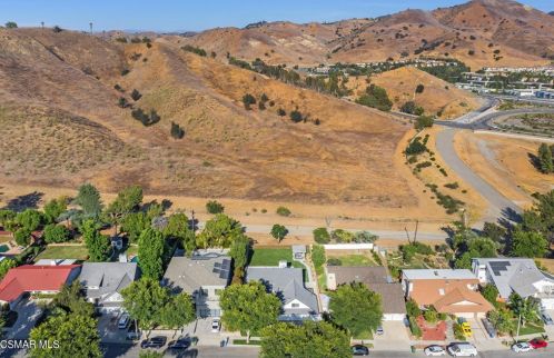5226 Edgeware Dr, Calabasas CA  91301-2319 exterior