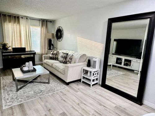 6430 Bell Bluff Ave, San Diego CA  92119-1026 exterior