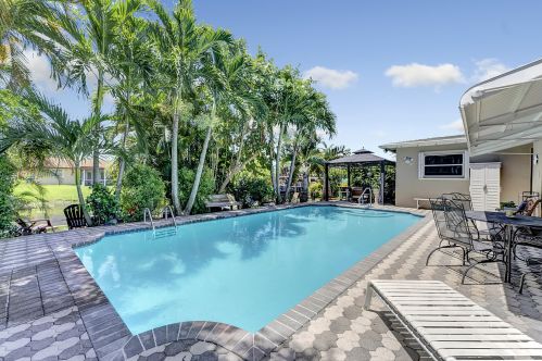 1016 26th Ave, Boynton Beach, FL 33426-7815