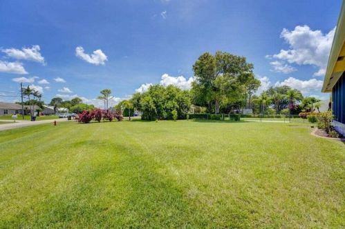 160 Saratoga Ave, Fort Pierce FL  34953-5974 exterior